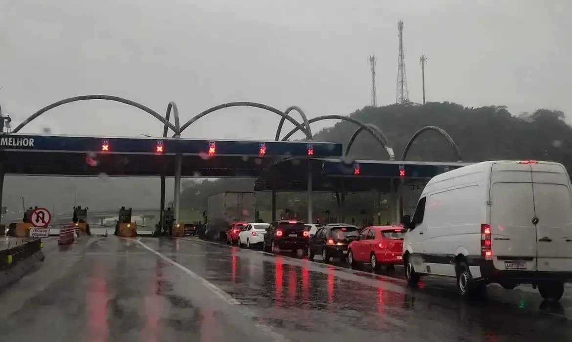 Motoristas se livram de multas com regularização de pedágio eletrônico