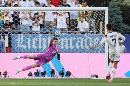 Chanceler da Alemanha pede apoio à seleção após derrota na Copa