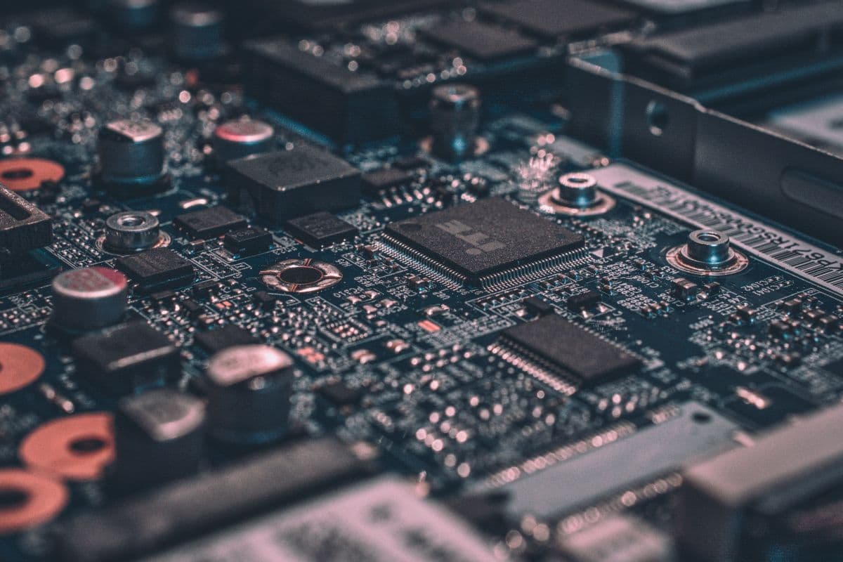 Swift avança em pagamentos internacionais com blockchain e Itaú