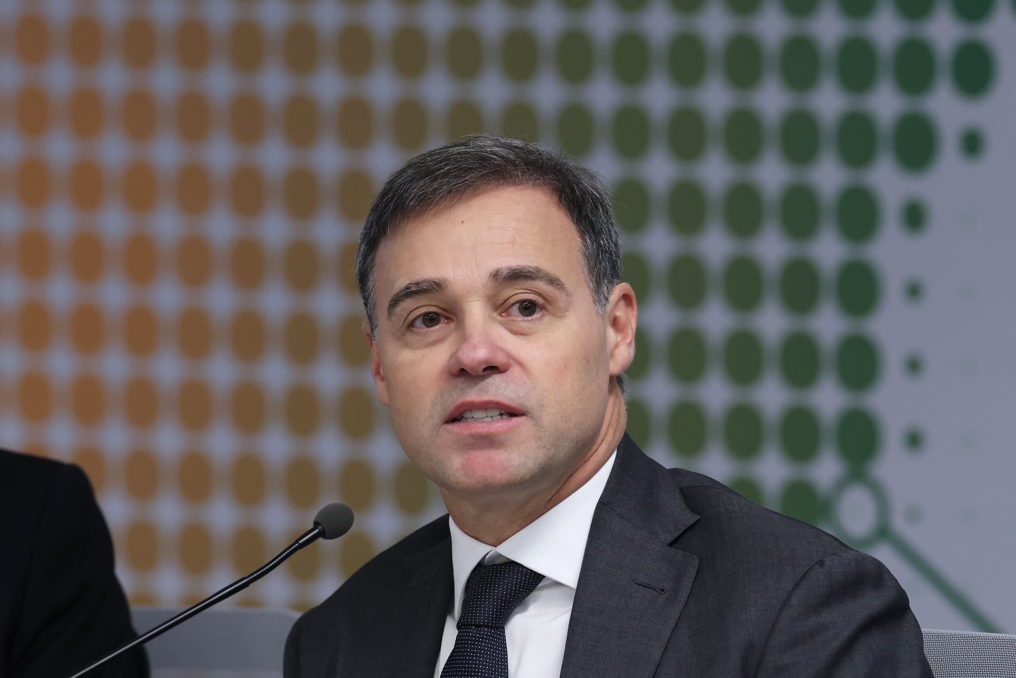 STF discutirá relatório sobre ligações de Moraes e ex-banqueiro