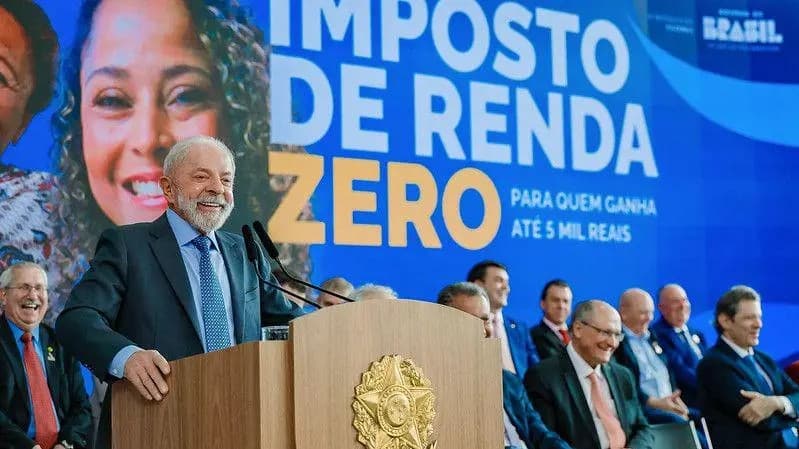 Lula propõe unificação de dívidas para ajudar brasileiros endividados