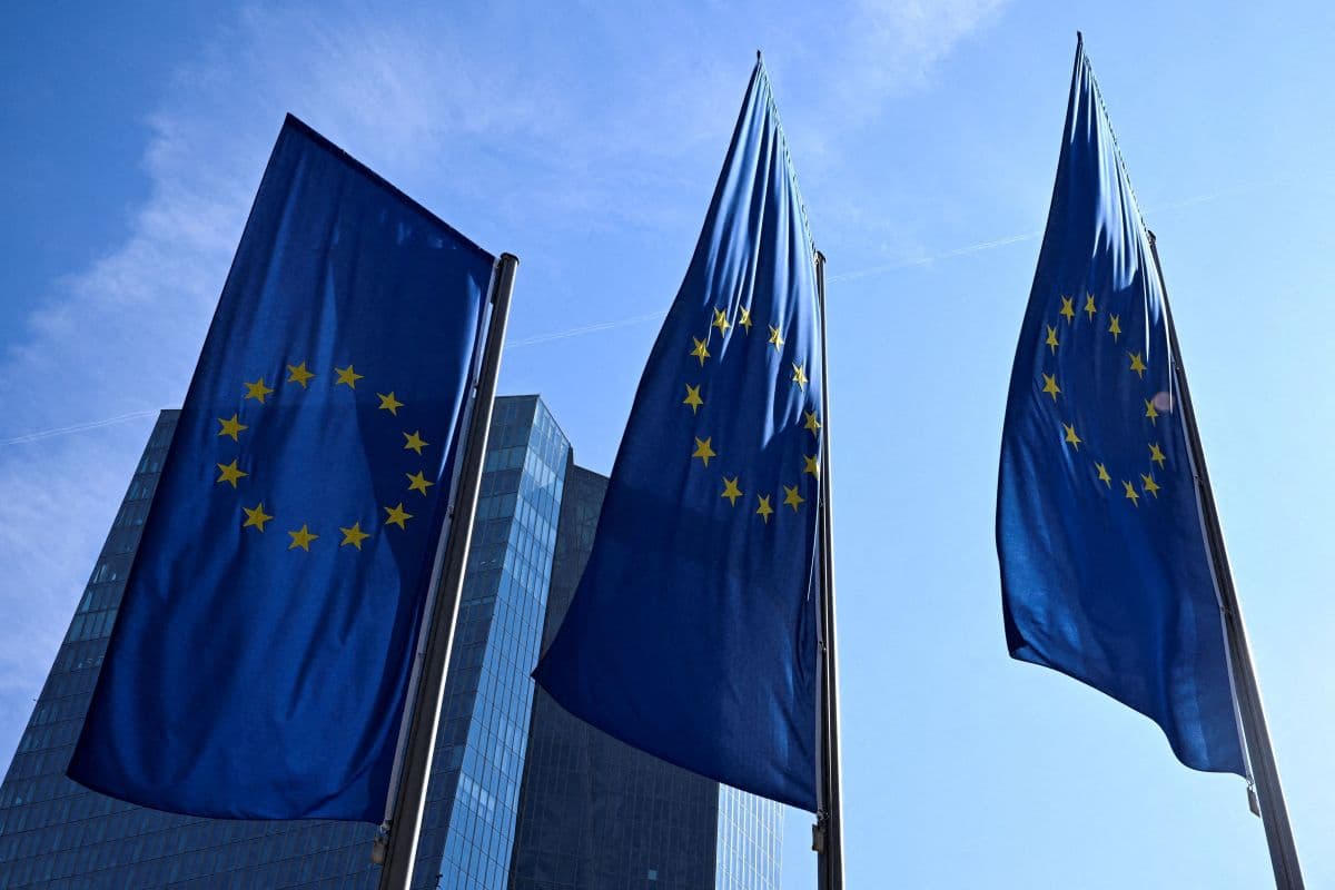 Comissão Europeia critica tarifas americanas e reafirma acordo comercial