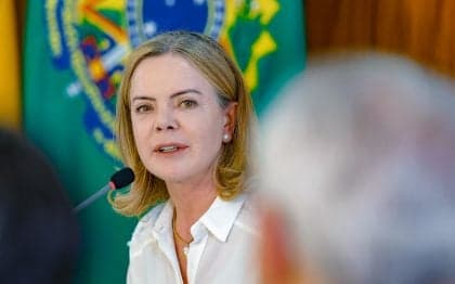 Gleisi Hoffmann critica derrotas do governo Lula no Congresso