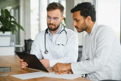 Hepatite afeta milhões e exige diagnóstico precoce para evitar mortes