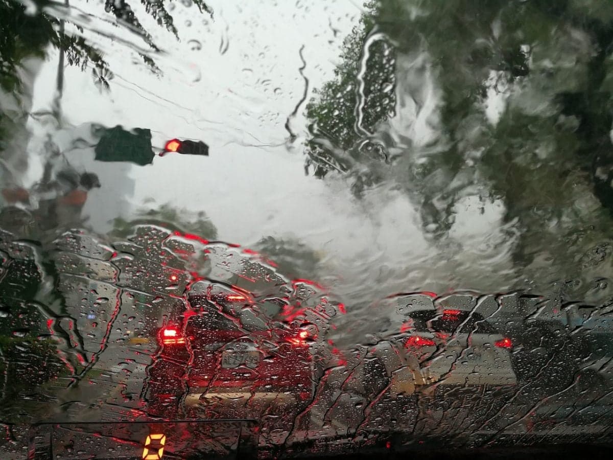 Belo Horizonte registra dia de chuvas e frio nesta quarta-feira