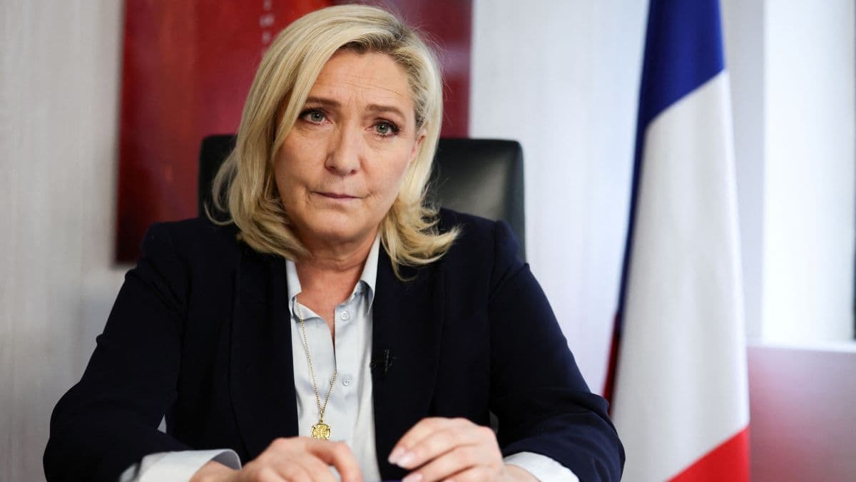 Le Pen é condenada, mas pode concorrer em 2027