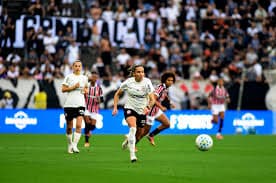 São Paulo Feminino Enfrenta Desafio Inédito na Busca pelo Título