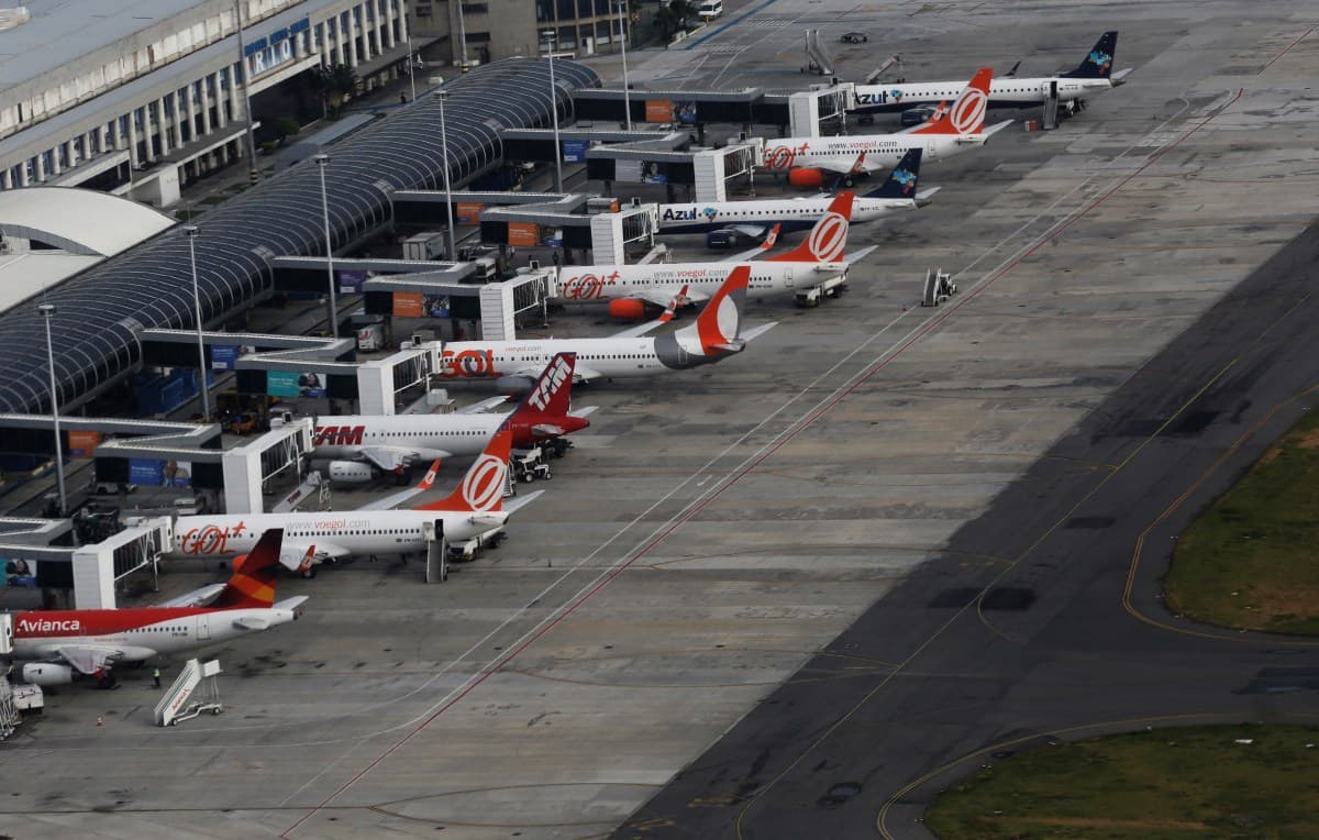 Alta do QAV gera cancelamentos de voos no Brasil