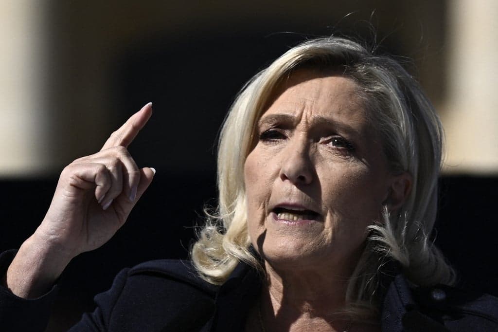 Marine Le Pen pode concorrer em 2027 após condenação por desvio