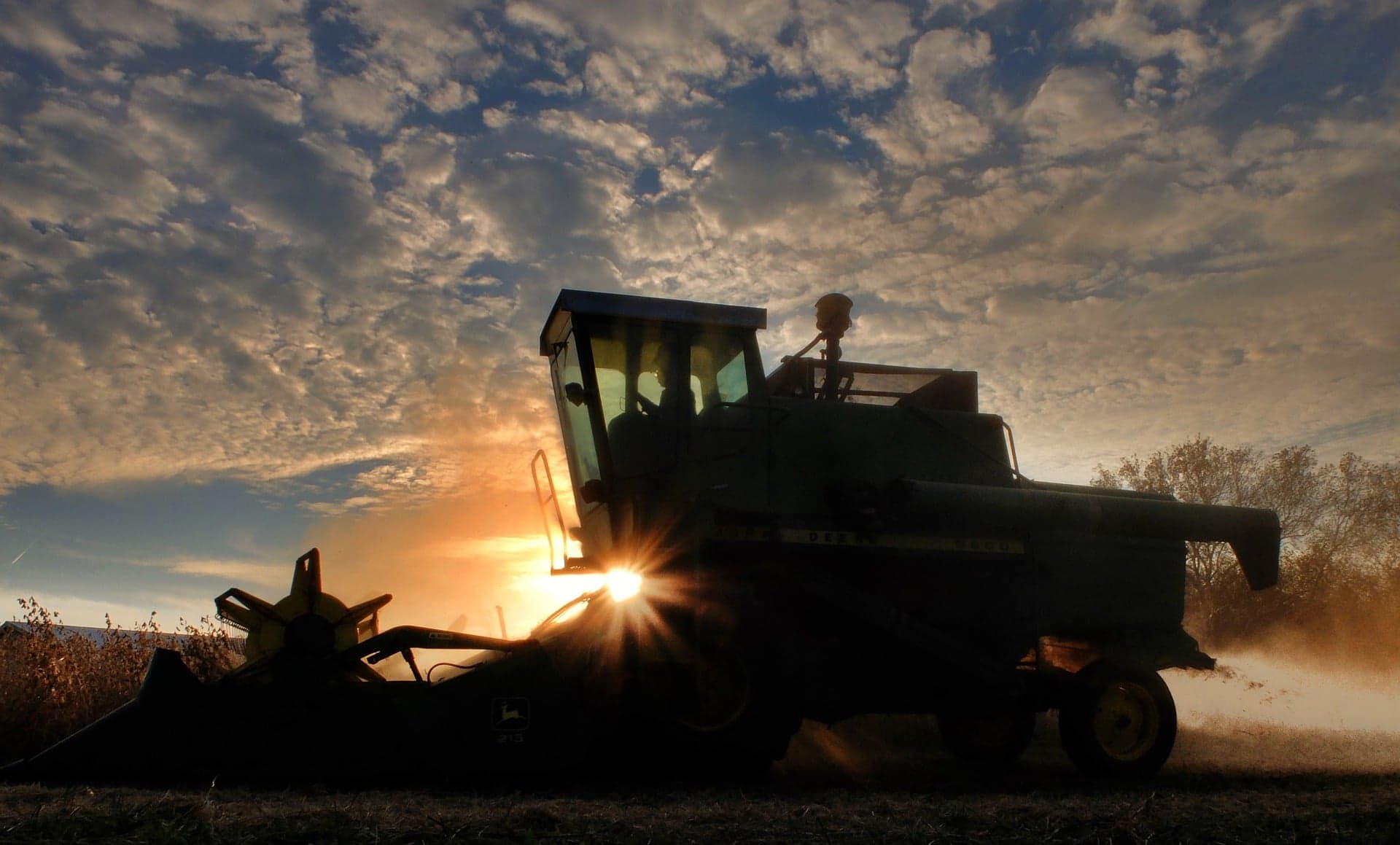 Queda nas vendas de máquinas agrícolas marca início de 2026