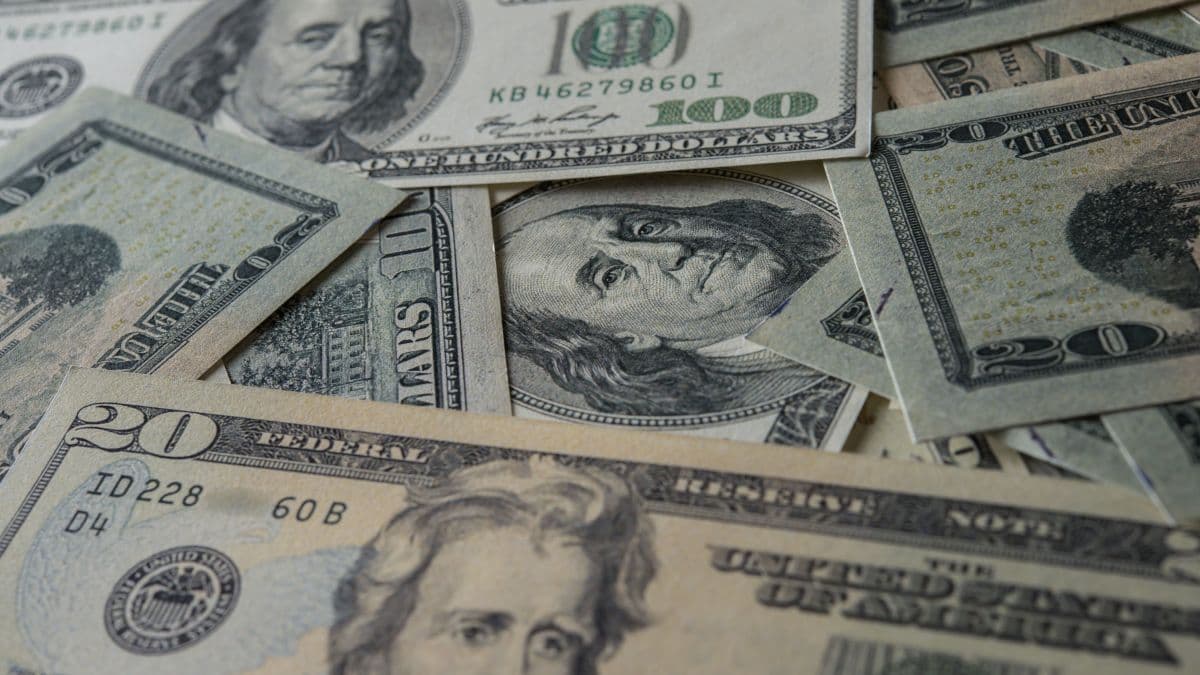 Como a alta do dólar afeta economia e o bolso dos brasileiros