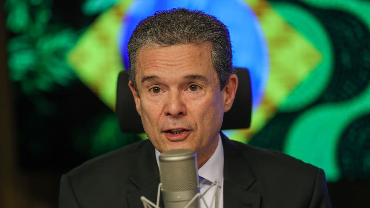Ministro André de Paula prevê queda em preços de fertilizantes e diesel