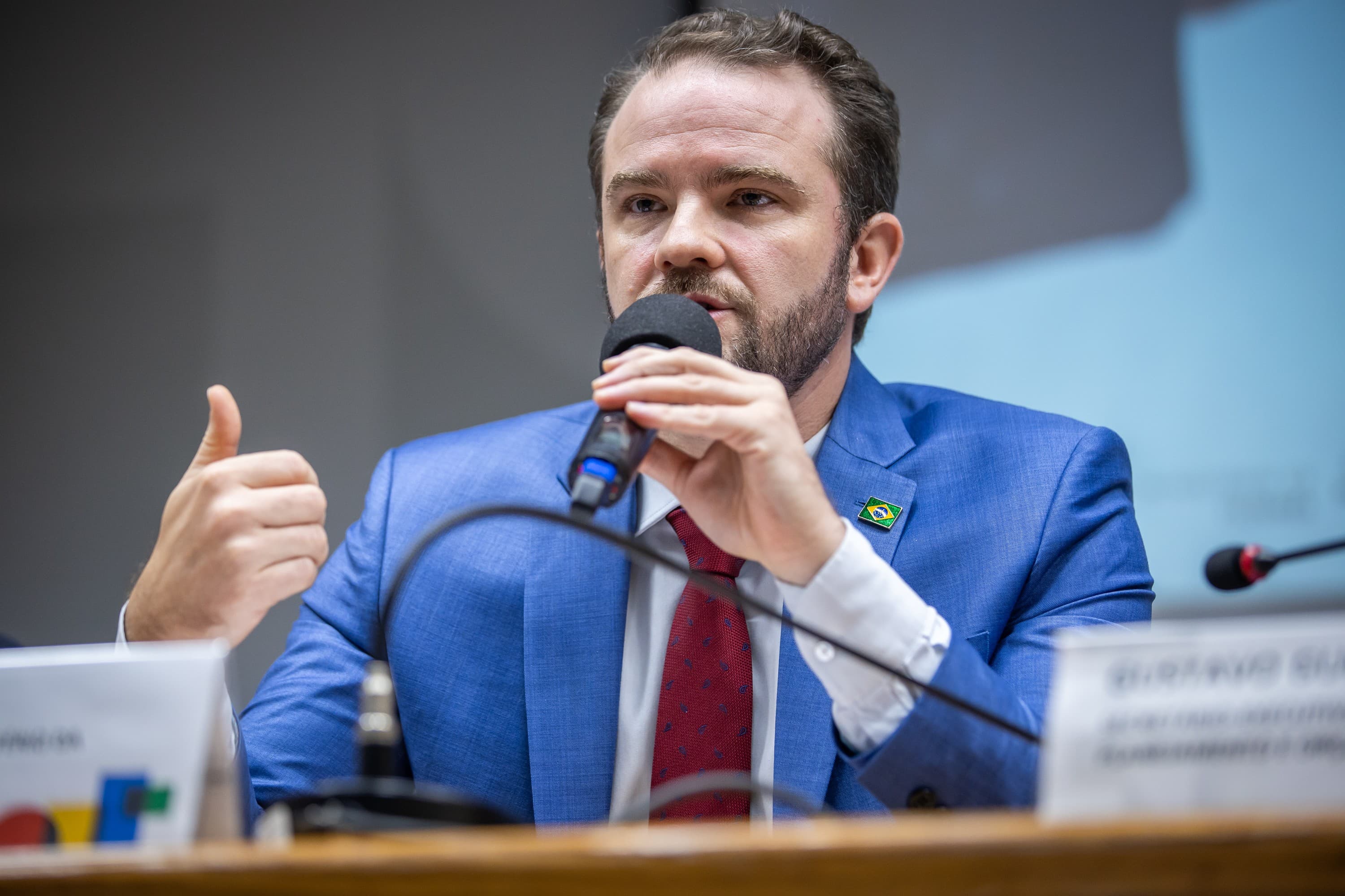 Ministro Dario Durigan anuncia nova linha de crédito do Desenrola 2.0