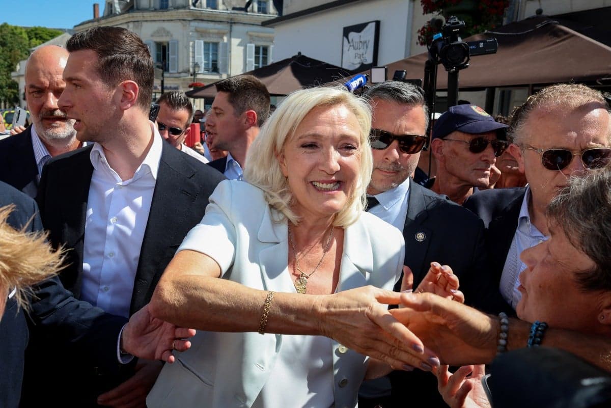 Marine Le Pen lança campanha eleitoral mesmo com condenação