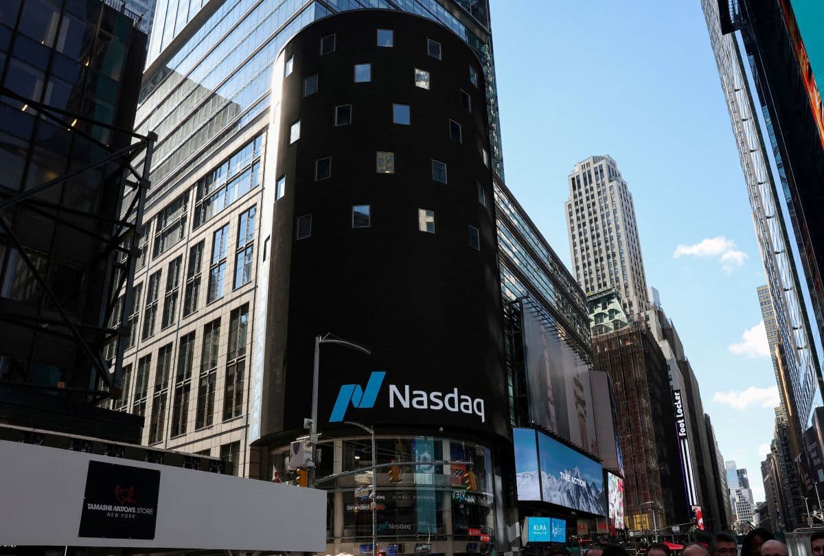 Bolsas de Nova York fecham em alta com recuperação do setor tecnológico