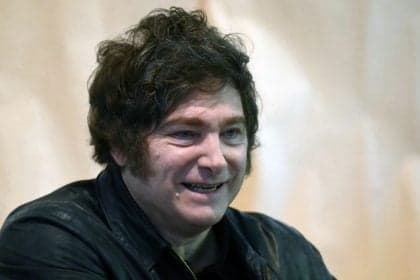 Arcebispo alertou Milei sobre crise social na Argentina