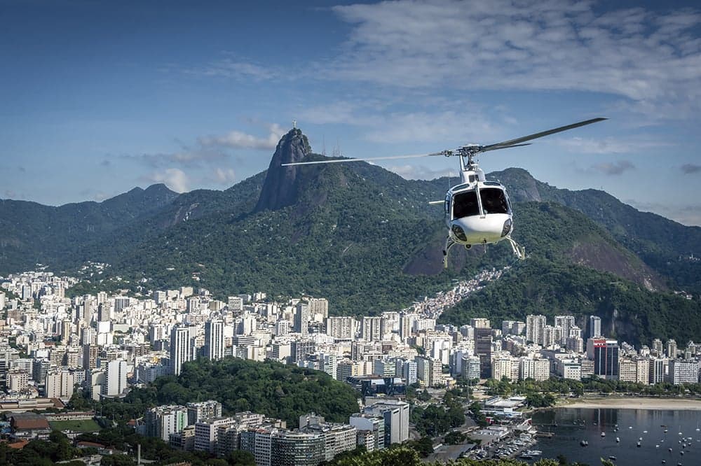 Pilotos de helicópteros alertam sobre segurança em voos no Rio