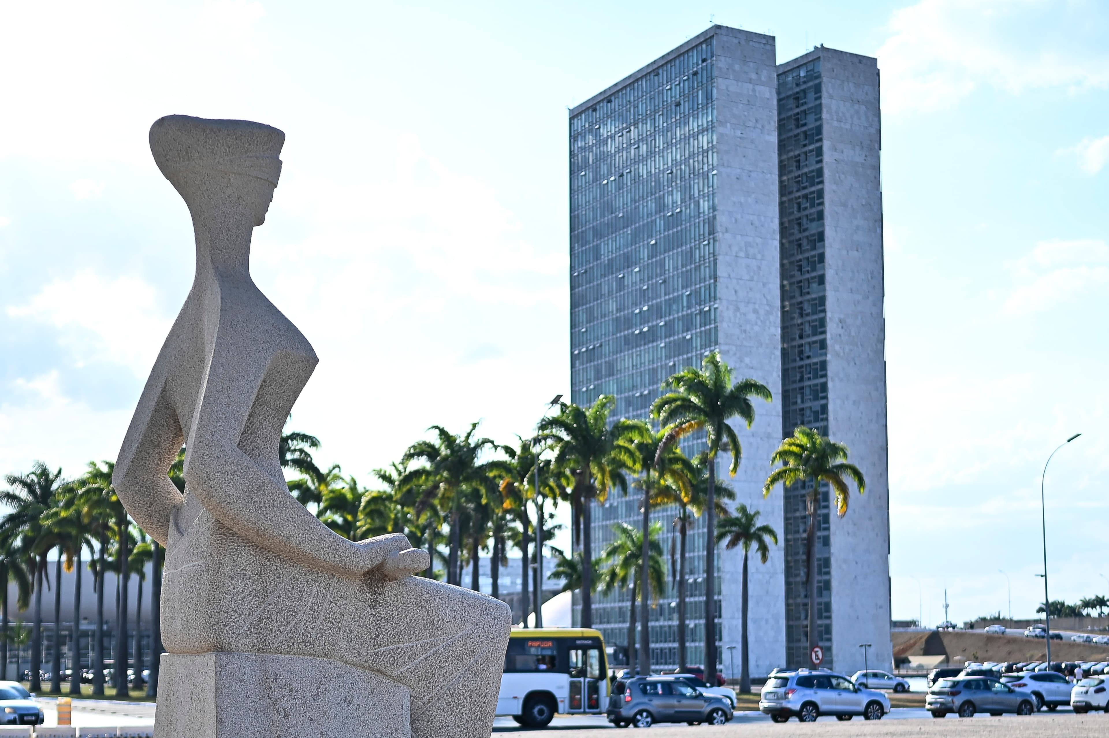 Crise no STF afeta estratégias eleitorais na corrida presidencial