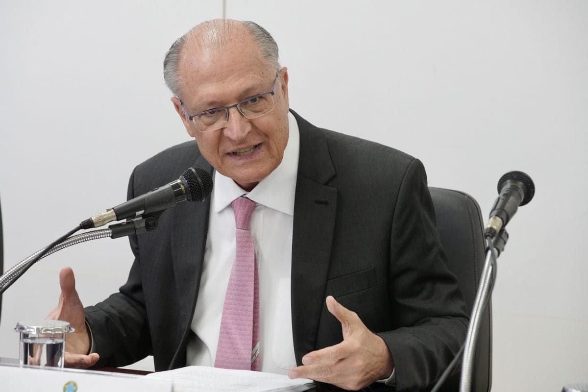 Geraldo Alckmin critica tarifas dos EUA e anuncia medidas de reciprocidade