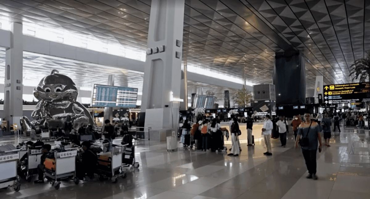 Indonésia reabre Aeroporto Soekarno-Hatta após erupções do Anak Krakatau