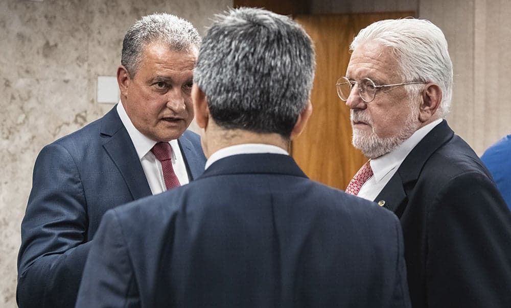 Rui Costa e Jaques Wagner lideram disputa ao Senado na Bahia