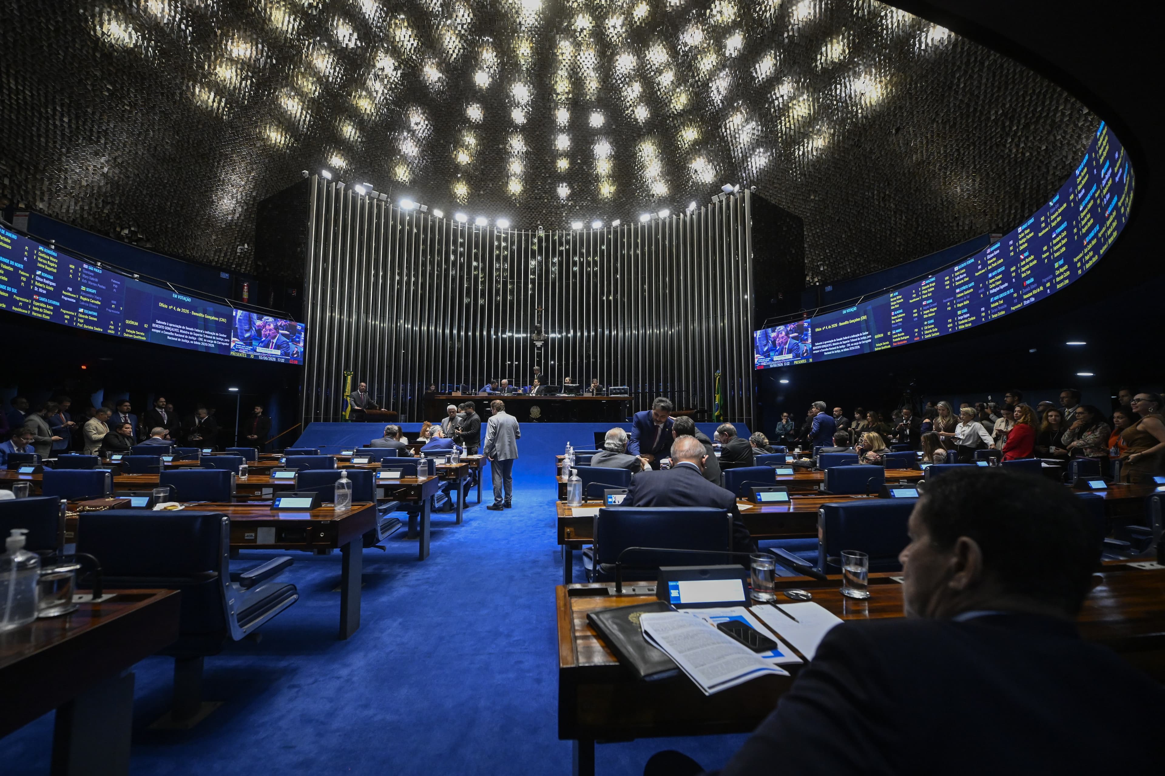Senado aprova sistema 'PIX Pensão' para transferências automáticas