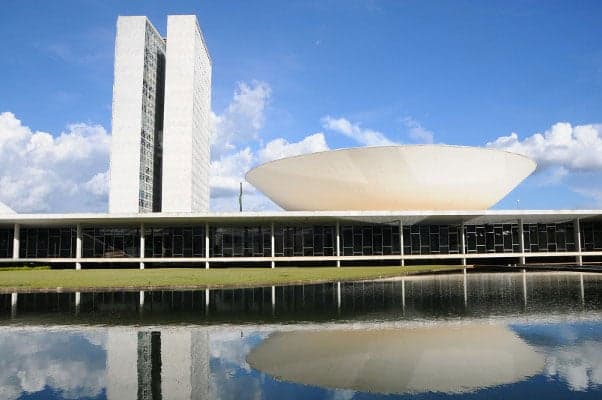 Governo anuncia isenção de impostos para 15 alimentos da cesta básica