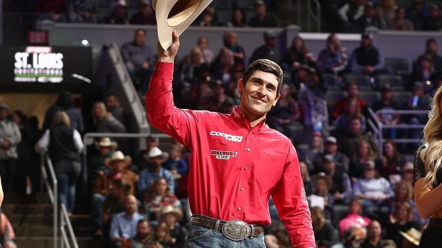 Brasileiro tricampeão mundial de rodeios cogita se aposentar