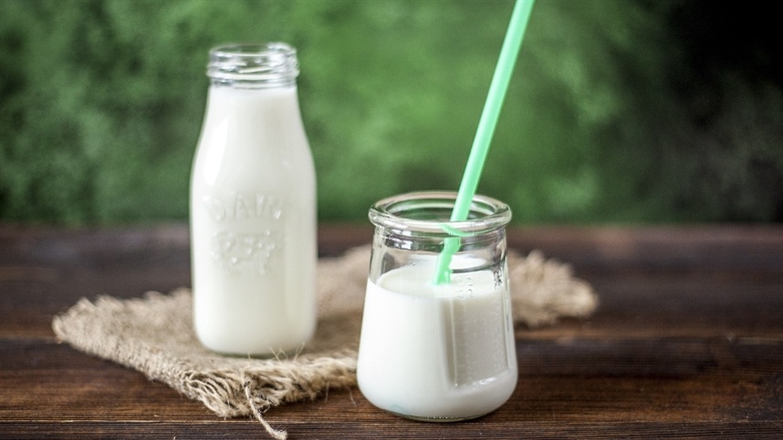 Preço do leite ao produtor continua em alta, registrando quarta valorização seguida